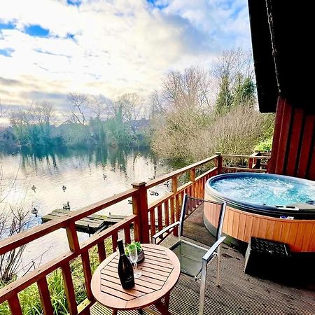 Holly Lodge 12 Hot Tub York Bagian luar foto