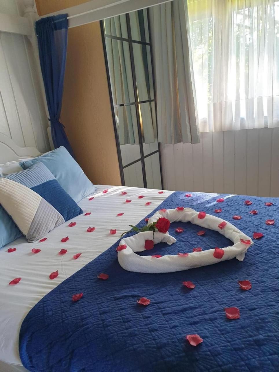 Holly Lodge 12 Hot Tub York Bagian luar foto
