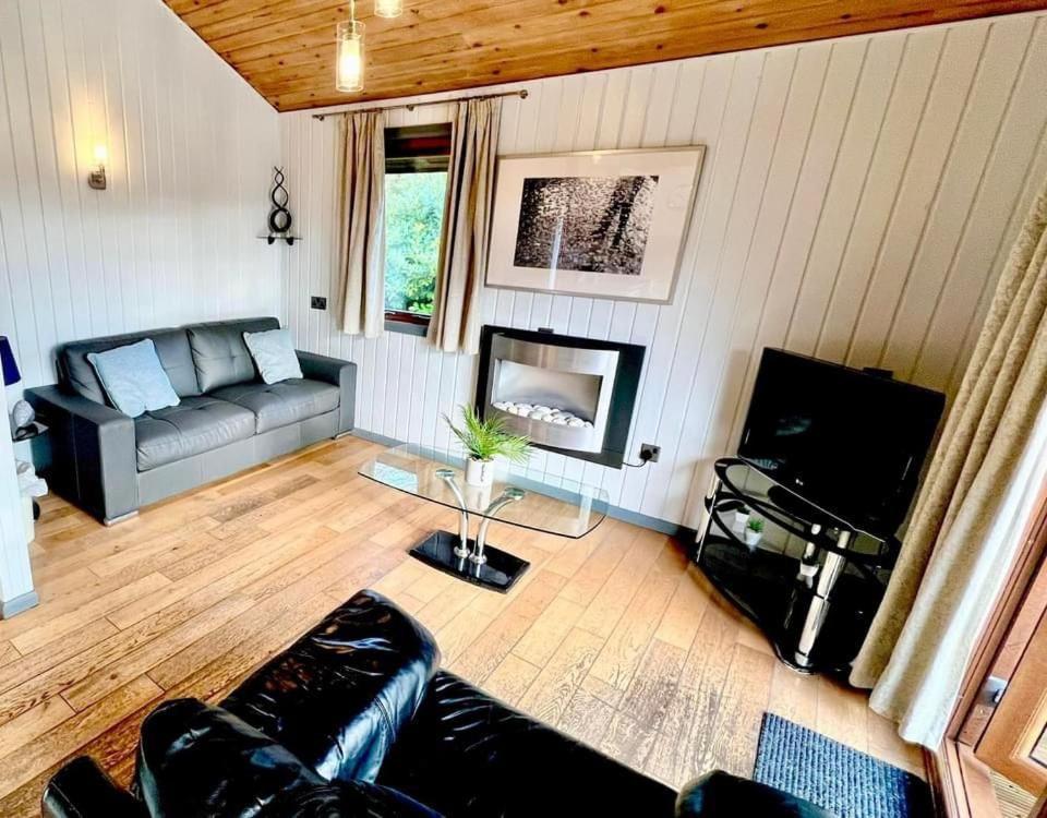 Holly Lodge 12 Hot Tub York Bagian luar foto